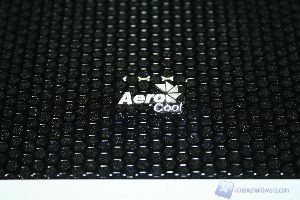 00085Aerocool XPREDATOR WHITE XTREMEHARDWARE.COM